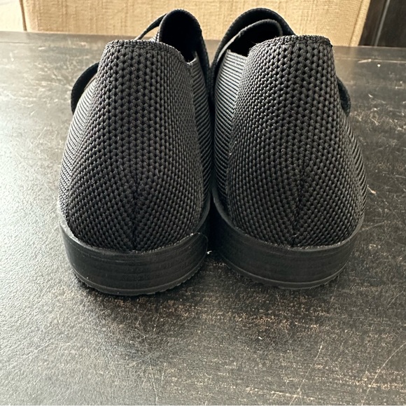 Tahari Women's Black Textured Flats - Picture 5 of 7